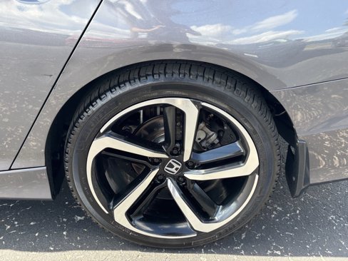 Used 2018 Honda Accord Sport image 14