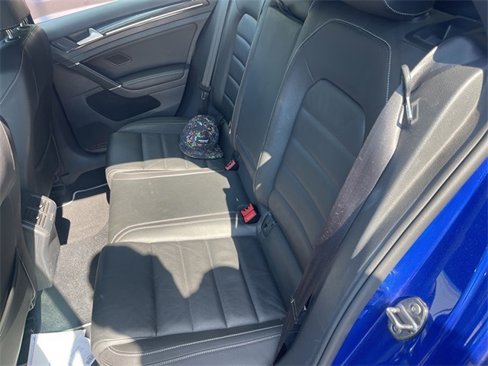 Used 2016 Volkswagen Golf 4-Door image 7