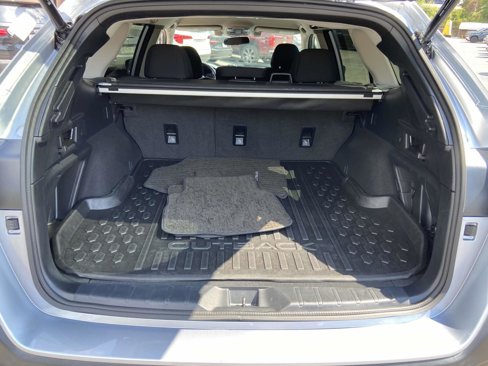 Used 2022 Subaru Outback Premium image 34