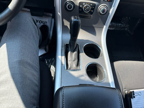 Used 2011 Ford Edge SE image 21