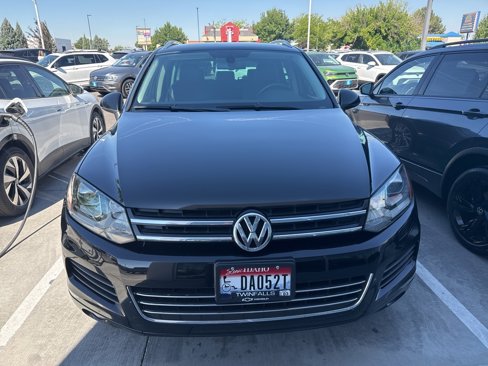Used 2014 Volkswagen Touareg Sport image 2