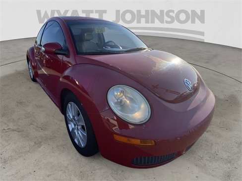 Used 2010 Volkswagen Beetle Coupe image 12