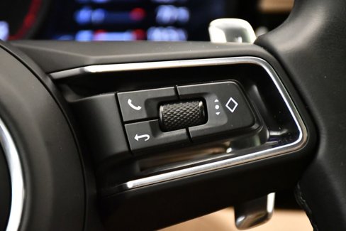 Certified 2023 Porsche Macan image 30