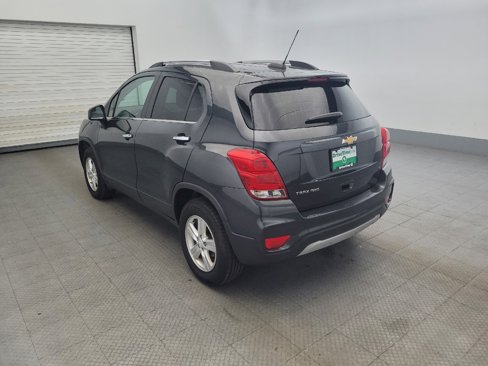 Used 2020 Chevrolet Trax LT w/ LT Convenience Package image 5