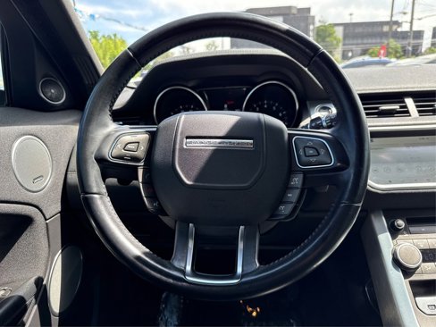 Used 2017 Land Rover Range Rover Evoque SE image 17