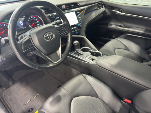 Used 2020 Toyota Camry XSE image 18