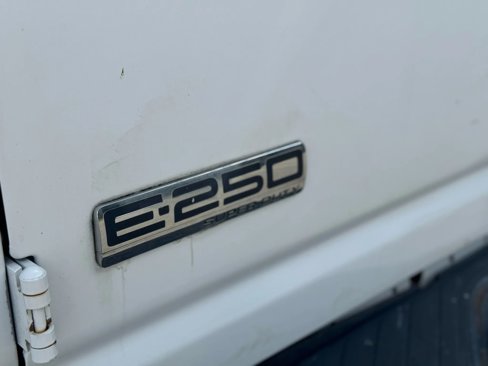 Used 2008 Ford E-250 and Econoline 250 image 9