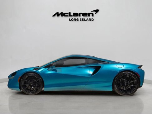 Used 2023 McLaren Artura image 7