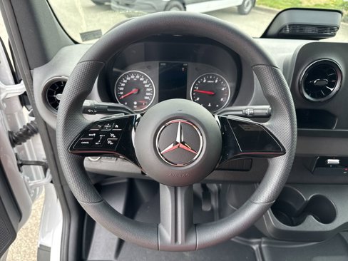 New 2025 Mercedes-Benz Sprinter 2500 image 17