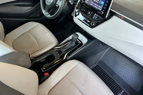 Used 2021 Toyota Corolla LE image 15