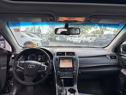 Used 2015 Toyota Camry image 19