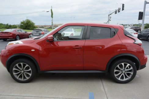 Used 2017 Nissan Juke SV image 2