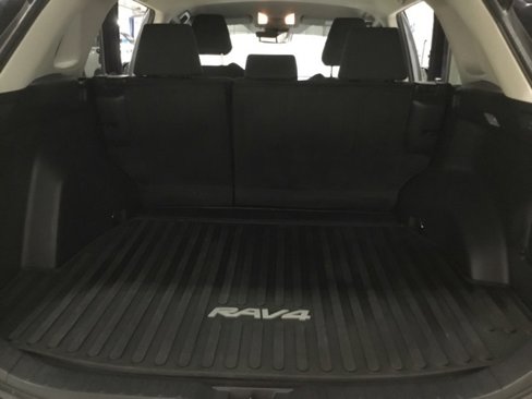 Used 2021 Toyota RAV4 LE image 45