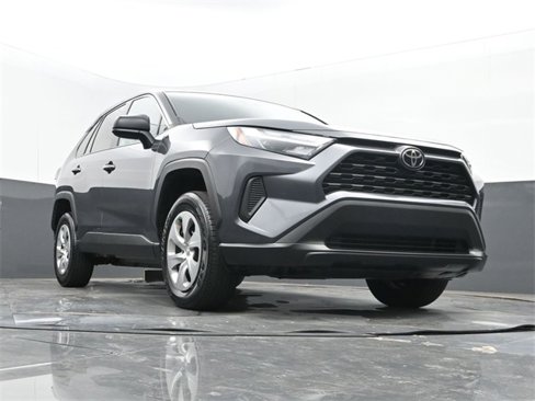 Used 2023 Toyota RAV4 LE image 24