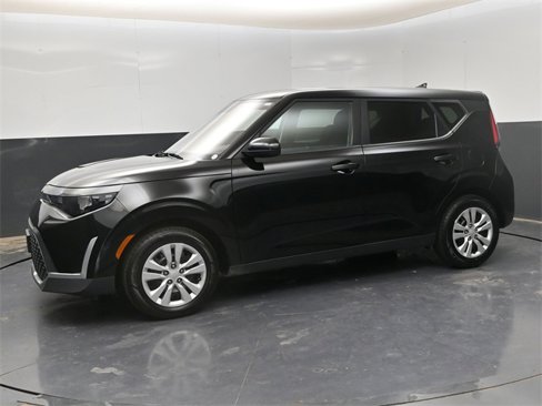 Used 2023 Kia Soul LX image 4