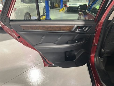 Used 2018 Subaru Outback 2.5i Limited image 16