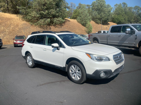 Used 2017 Subaru Outback 2.5i Premium image 3