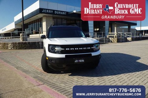 Used 2022 Ford Bronco Sport Outer Banks w/ Tech Package image 2