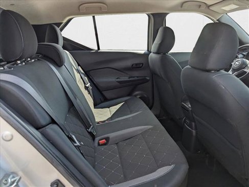 Used 2020 Nissan Kicks S image 19