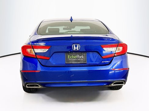Used 2018 Honda Accord Sport image 7