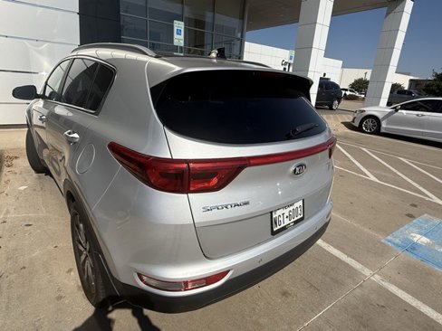 Used 2017 Kia Sportage EX w/ EX Technology Package image 3