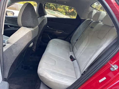 Certified 2023 Hyundai Elantra Limited image 17