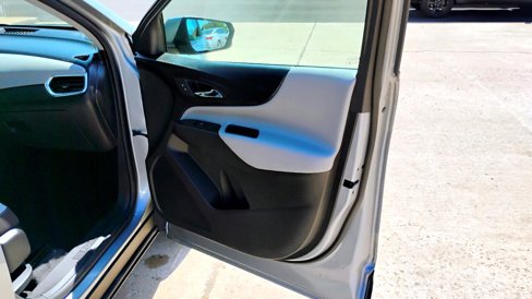 Used 2023 Chevrolet Equinox LT w/ Driver Convenience Package image 18