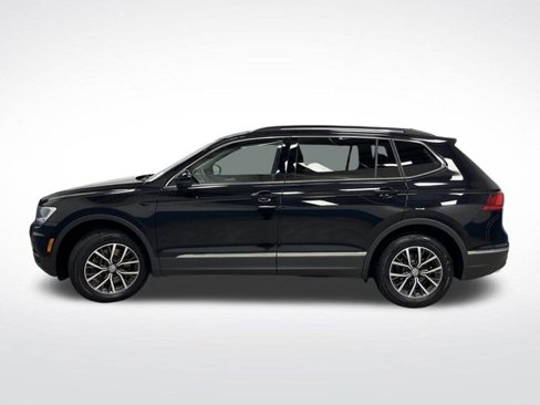 Used 2020 Volkswagen Tiguan SE w/ Panoramic Sunroof Package image 12