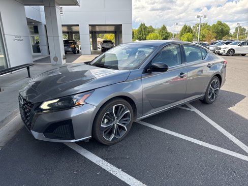 Used 2023 Nissan Altima 2.5 SR image 1