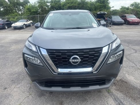 Used 2023 Nissan Rogue SV image 2