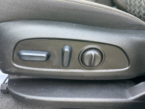 Used 2023 Chevrolet Equinox LT image 3