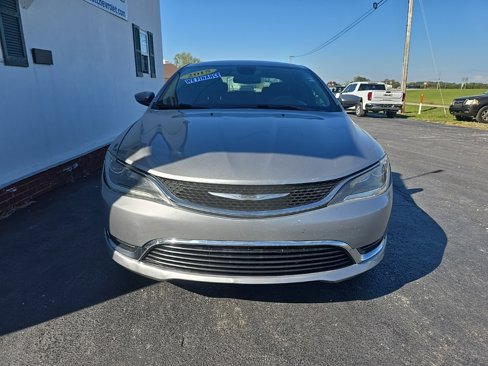 Used 2015 Chrysler 200 Limited w/ Convenience Group image 10