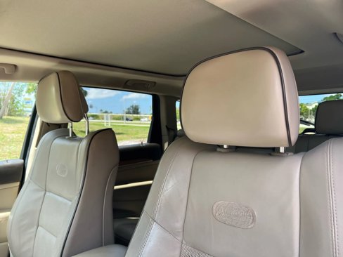 Used 2013 Jeep Grand Cherokee Overland image 19