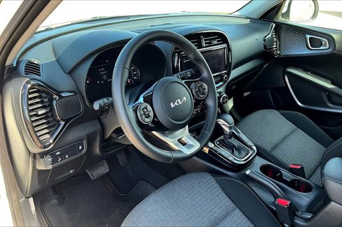Used 2022 Kia Soul EX image 16