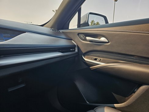 Used 2025 Cadillac XT4 Sport w/ Technology Package image 24