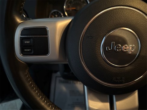 Used 2016 Jeep Compass Latitude image 23
