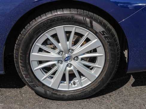 Used 2017 Subaru Impreza 2.0i Premium image 11