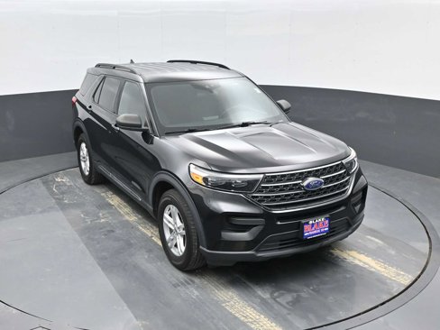 Used 2020 Ford Explorer XLT image 30