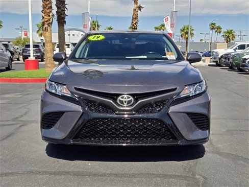 Certified 2019 Toyota Camry SE image 8