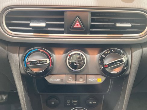 Used 2021 Hyundai Kona SE image 19