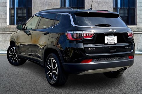 Used 2022 Jeep Compass Limited image 11