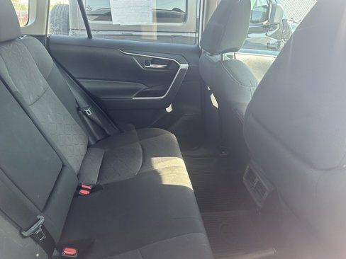 Used 2020 Toyota RAV4 XLE image 9