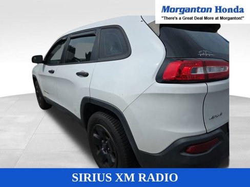 Used 2017 Jeep Cherokee Sport image 7