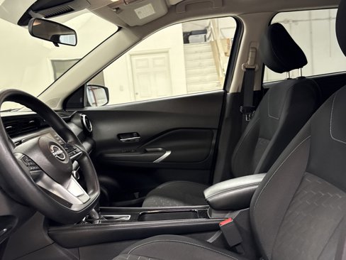 Used 2023 Nissan Kicks SV image 4