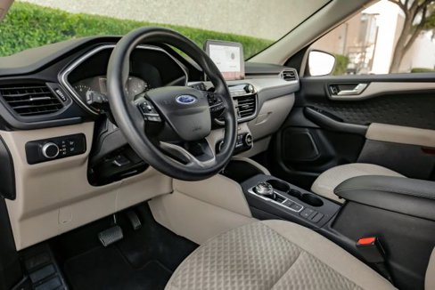 Used 2020 Ford Escape SE image 3