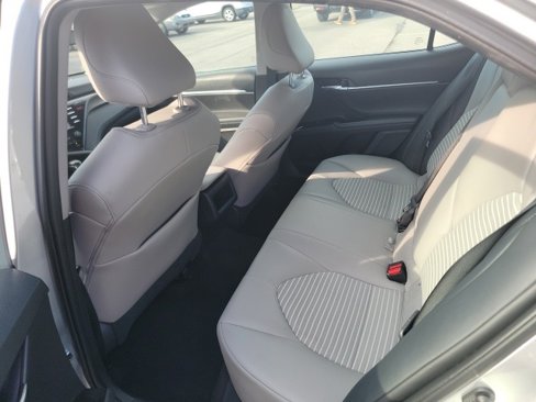 Used 2020 Toyota Camry SE image 8