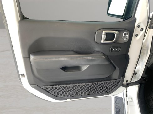 Used 2020 Jeep Wrangler Unlimited Sahara image 11