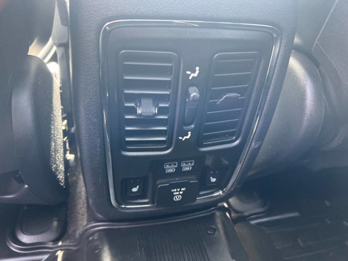 Used 2017 Jeep Grand Cherokee Overland image 10