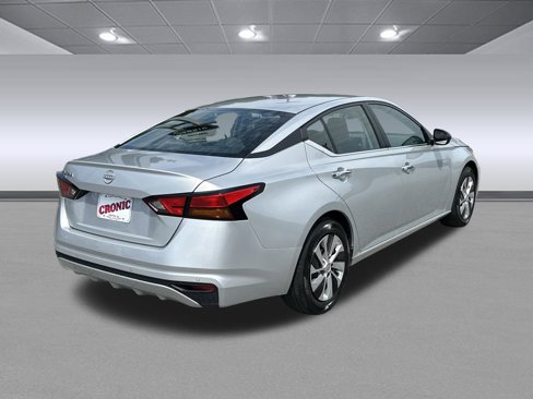 Used 2024 Nissan Altima 2.5 S image 3