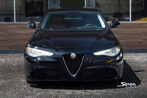 Used 2018 Alfa Romeo Giulia image 6